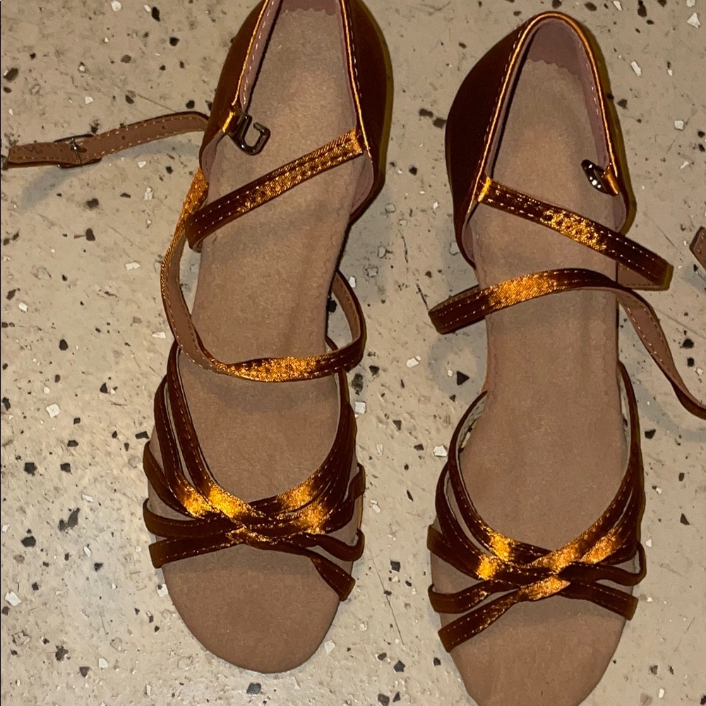 Elegant Brown Strappy Sandals
